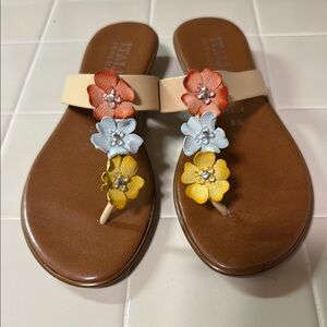 NWOT Italian Shoemakers Sandals with Floral Embellishments